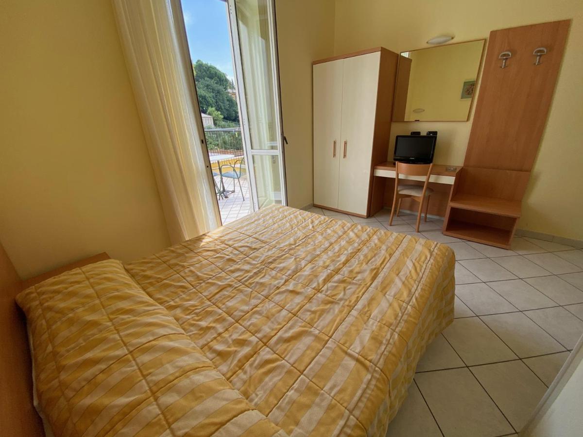 Hotel Rio Alassio Kültér fotó